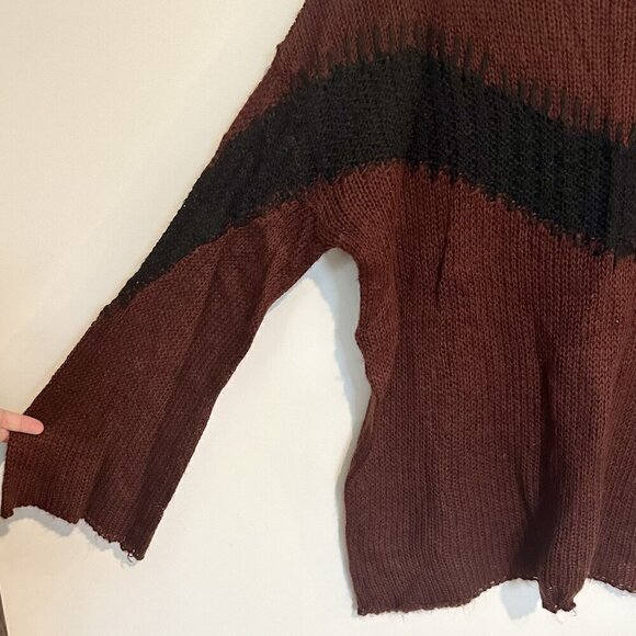 Moon River Maroon and Black Oversized Knit Sweater - Large - Picture 3 of 7